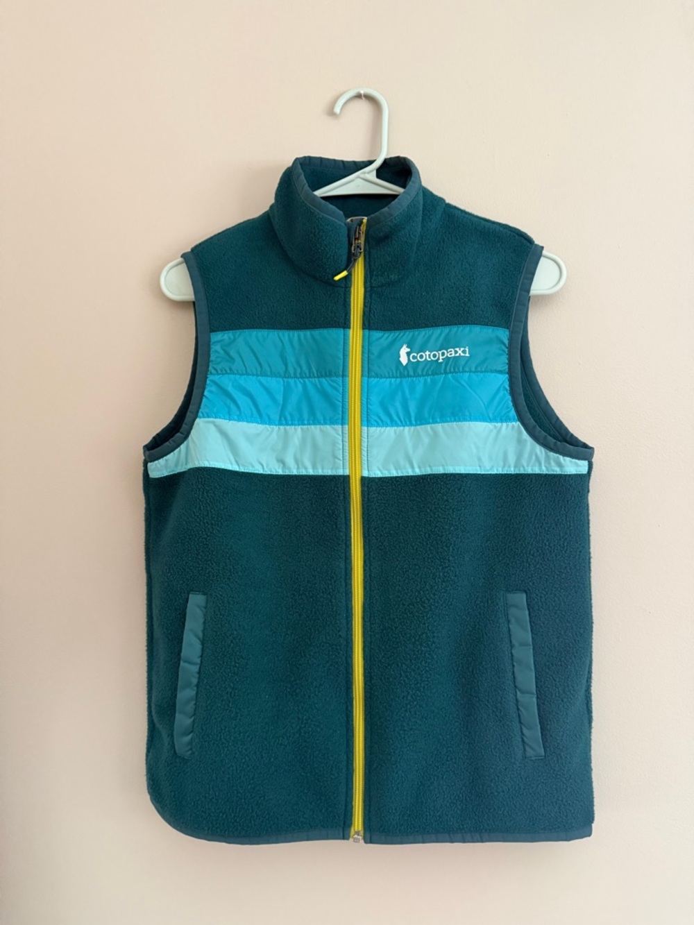 Cotopaxi women’s vest